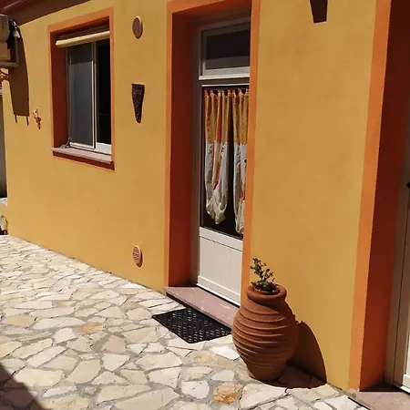 La Casetta Apartment Baratili San Pietro